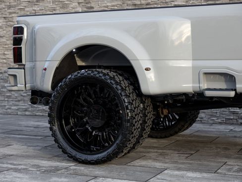 Used 2026 Ford F450 Platinum w/ Platinum Plus Package image 12