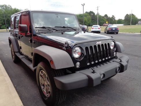 Used 2015 Jeep Wrangler Unlimited Sport w/ Quick Order Package 24S AWD/4WD image 4