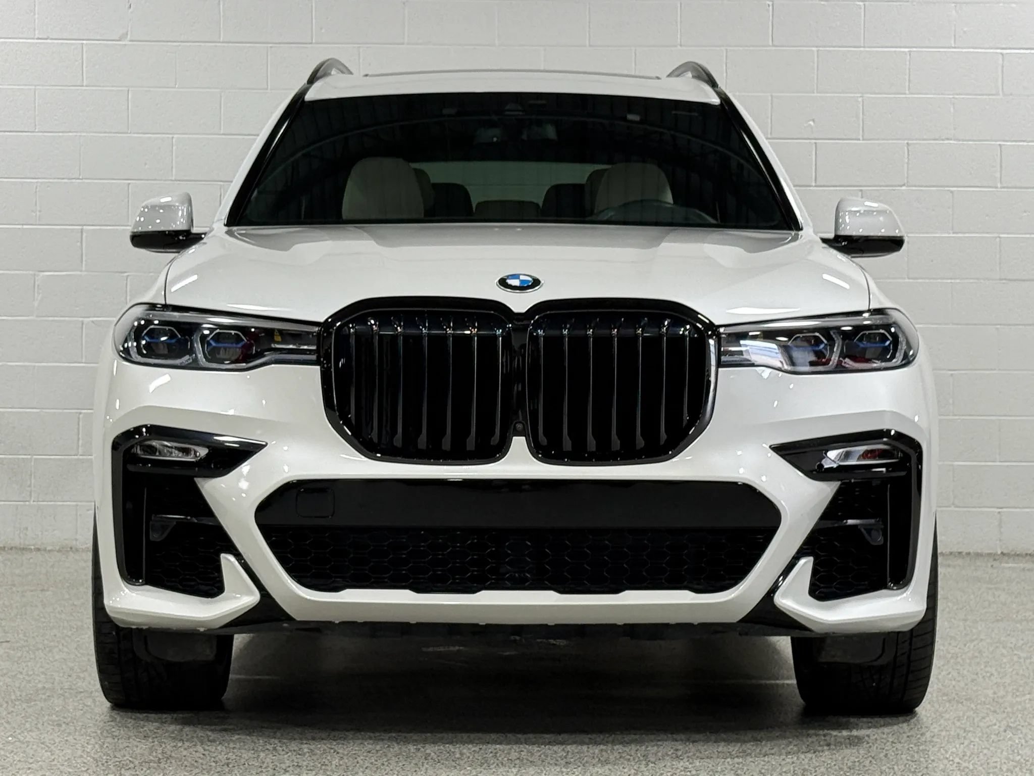 Used 2020 BMW X7 M50i w/ Executive Package AWD/4WD image 3