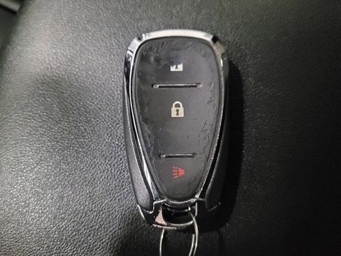 Used 2021 Chevrolet Equinox LT image 32