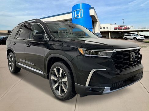 New 2025 Honda Pilot Touring image 11