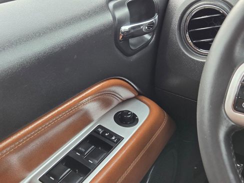 Used 2014 Jeep Compass Limited w/ Sun/Sound Group image 27