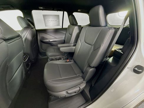 New 2026 Lexus TX 500h AWD image 17