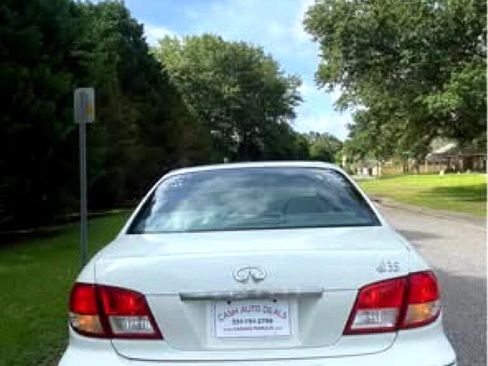 Used 2003 INFINITI I35 w/ Sunroof & Sunshade Pkg image 4