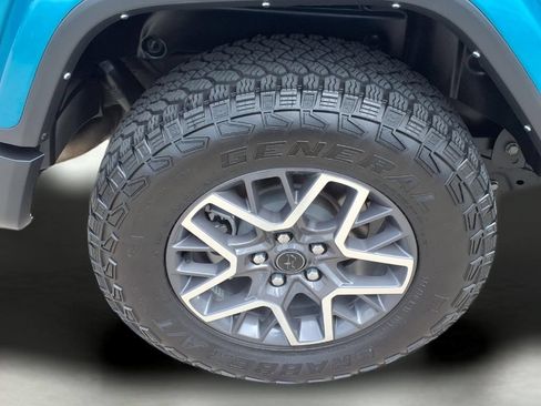 Used 2024 Jeep Wrangler Unlimited Sahara w/ Technology Group AWD/4WD image 9