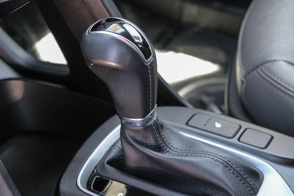 Used 2017 Hyundai Santa Fe Sport FWD image 19