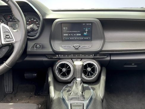 Used 2018 Chevrolet Camaro LT image 5