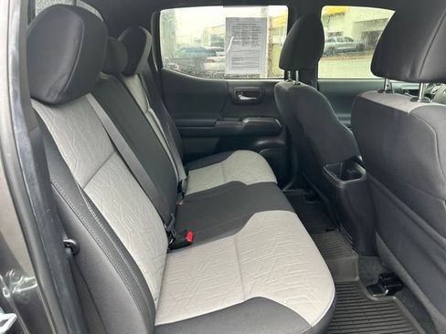 Used 2023 Toyota Tacoma TRD Off-Road image 11