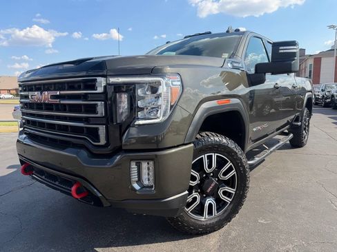 Used 2022 GMC Sierra 2500 AT4 w/ Driver Alert Package I AWD/4WD image 2