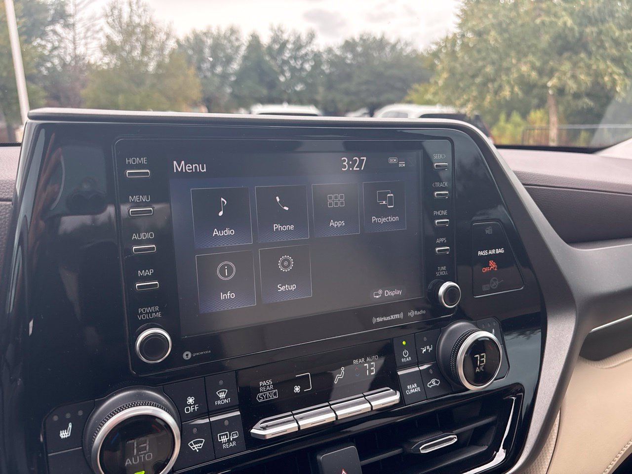Used 2021 Toyota Highlander XLE AWD/4WD image 20