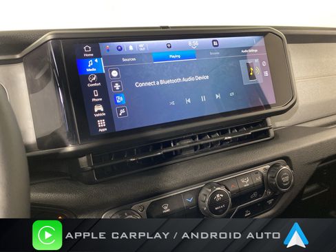 Used 2025 Jeep Wrangler Willys image 2