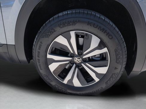 Used 2024 Volkswagen Atlas SE FWD image 13