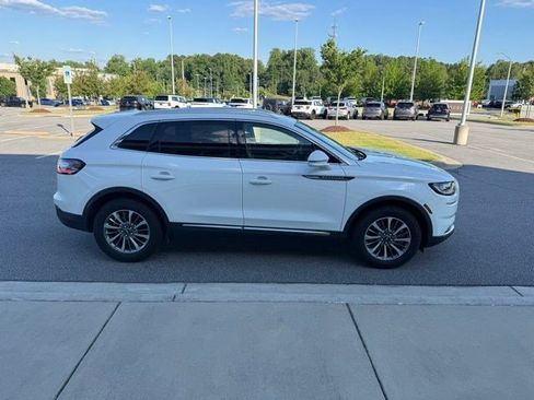 Used 2023 Lincoln Nautilus FWD w/ Premium Package image 6