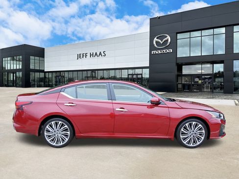 Used 2025 Nissan Altima 2.5 SL image 5