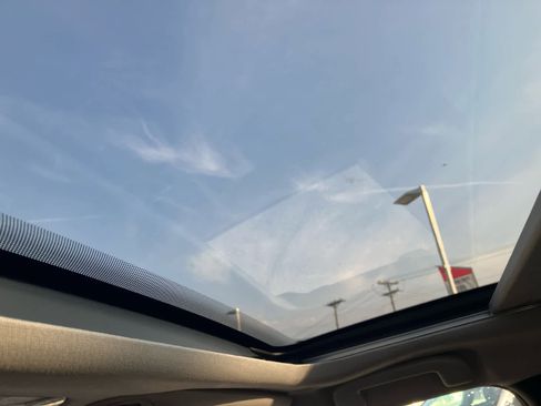 Used 2025 Toyota Prius Plug-In Hybrid w/ Limited Premium Package image 20