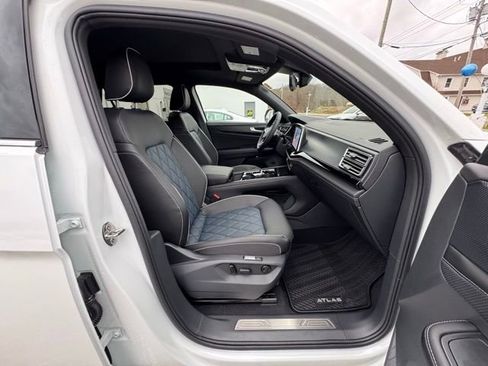 New 2026 Volkswagen Atlas Cross Sport SEL Premium R-Line AWD/4WD image 25