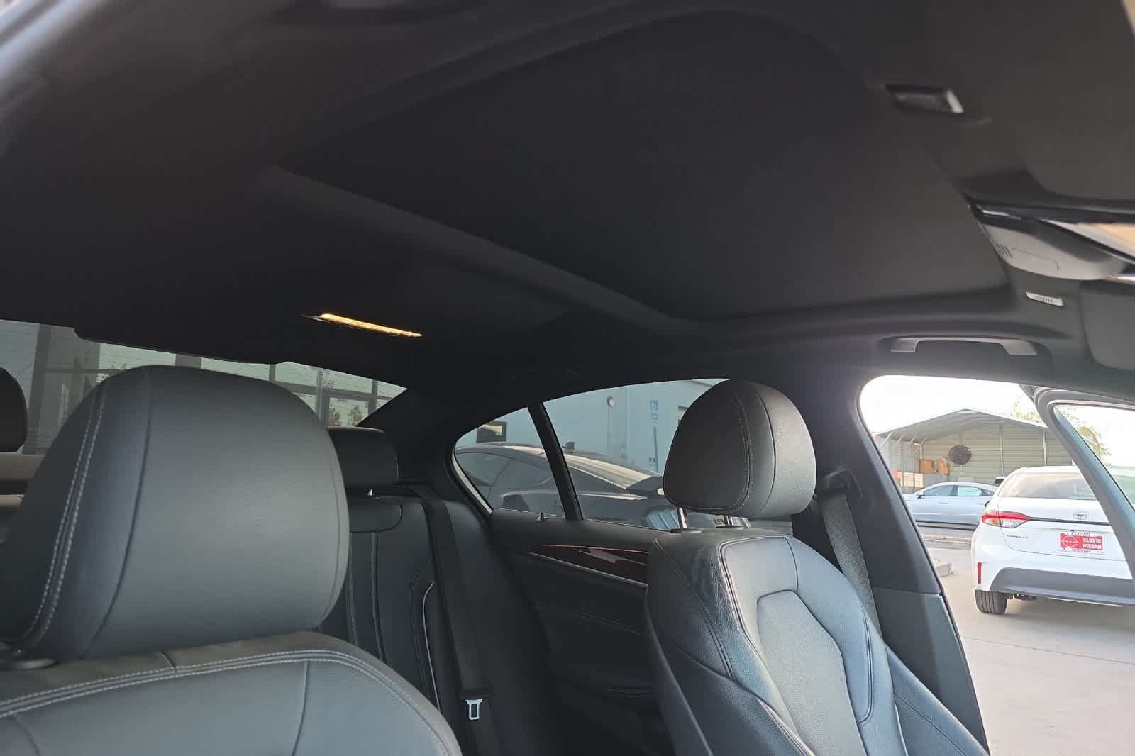 Used 2019 BMW 540i w/ M Sport Package RWD image 18