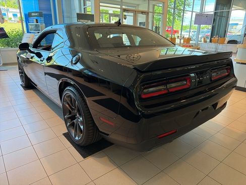 Used 2023 Dodge Challenger R/T Scat Pack RWD image 7