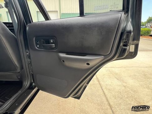 Used 2001 Jeep Cherokee Limited AWD/4WD image 70