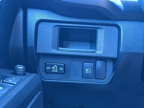 Used 2019 Toyota Tacoma SR5 AWD/4WD image 25