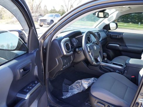 Used 2023 Toyota Tacoma SR5 AWD/4WD image 15