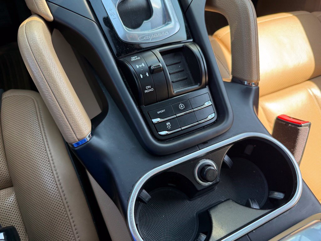 Used 2018 Porsche Cayenne AWD/4WD image 12
