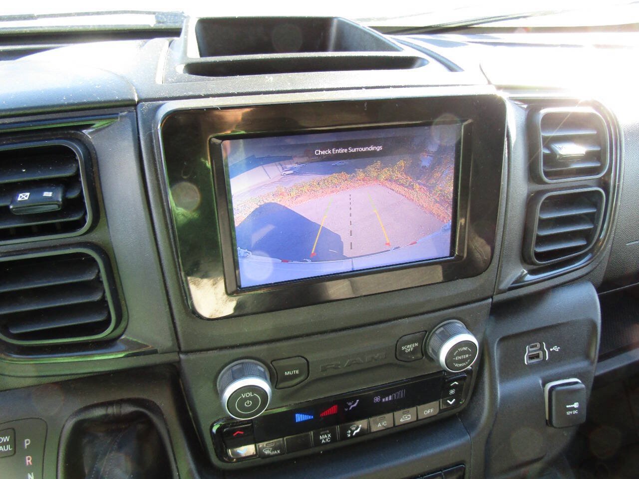 Used 2025 RAM ProMaster 2500 FWD image 9