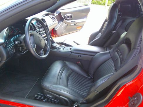Used 2004 Chevrolet Corvette Coupe RWD image 39