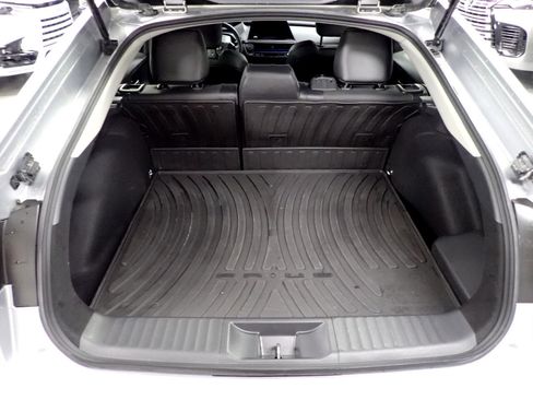 Used 2024 Toyota Prius XLE image 22