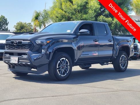 Used 2025 Toyota Tacoma TRD Sport AWD/4WD image 2