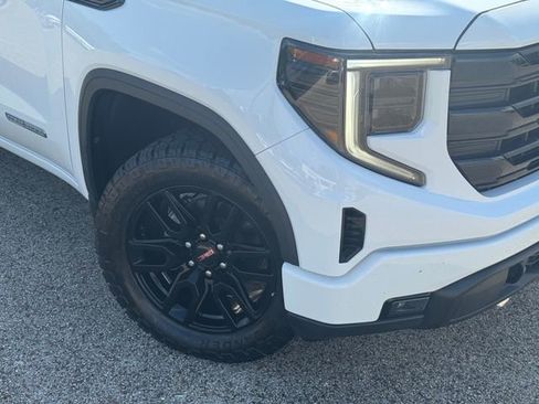 Used 2022 GMC Sierra 1500 Elevation w/ Preferred Package RWD image 3