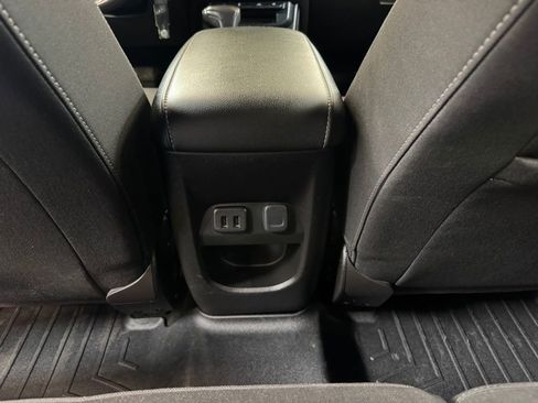 Used 2016 GMC Canyon SLE image 18