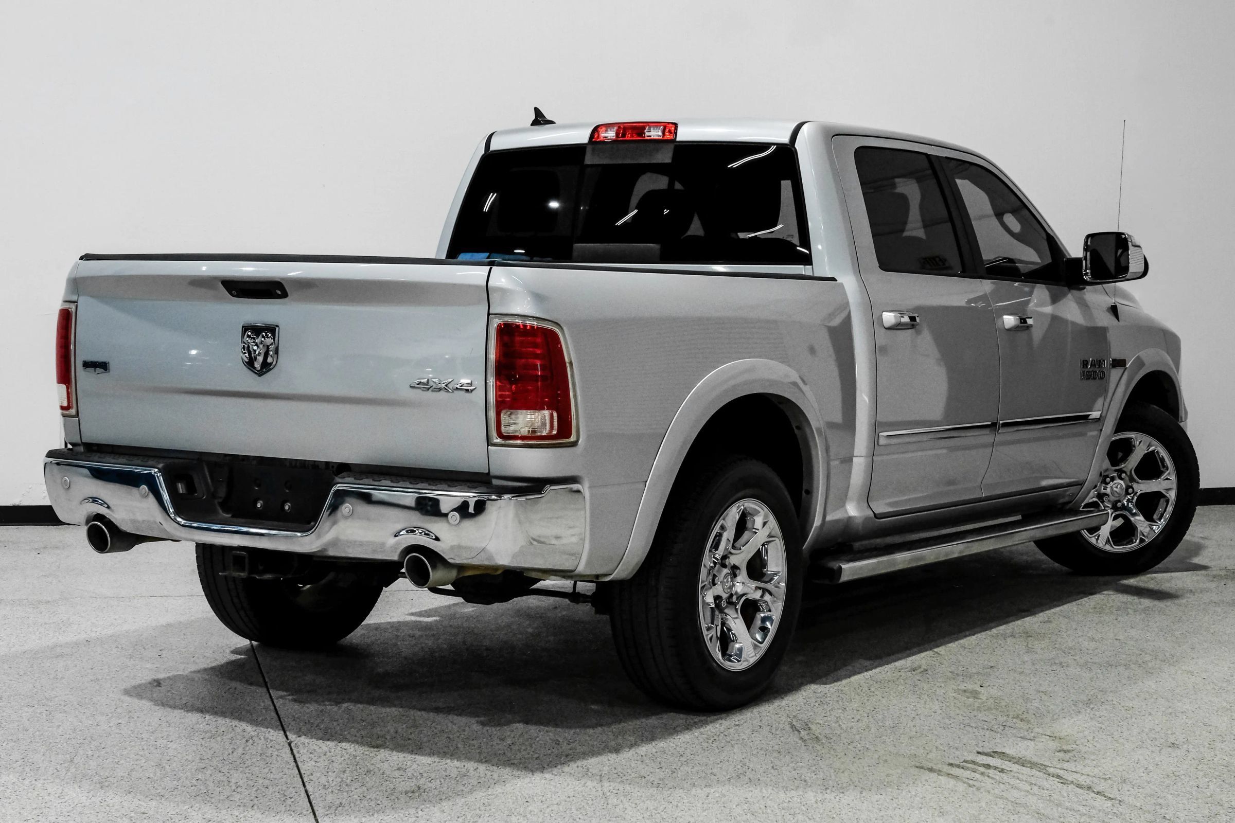 Used 2015 RAM 1500 Laramie w/ Convenience Group AWD/4WD image 6