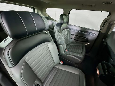 Used 2024 Kia EV9 Land AWD/4WD image 30