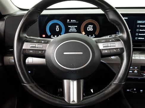 Used 2025 Hyundai Kona SEL FWD image 12