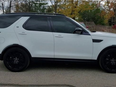 Used 2019 Land Rover Discovery HSE image 9