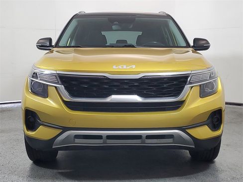 Used 2023 Kia Seltos S image 2