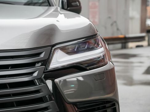 Used 2025 Lexus LX 700h Luxury w/ Appearance Package AWD/4WD image 7