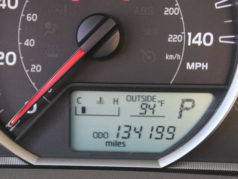 Used 2013 Toyota RAV4 LE FWD image 31