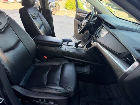 Used 2017 Cadillac XT5 Luxury w/ Driver Awareness Package image 17