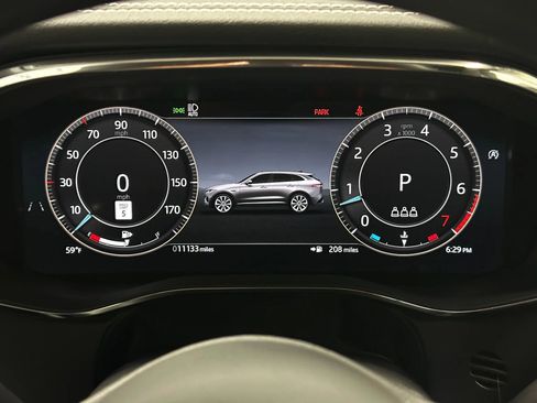 Used 2025 Jaguar F-PACE R-Dynamic S image 28