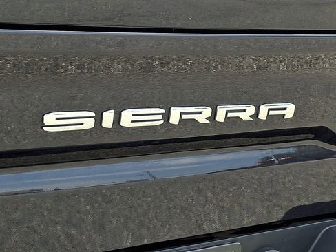 Used 2024 GMC Sierra 1500 SLT AWD/4WD image 30