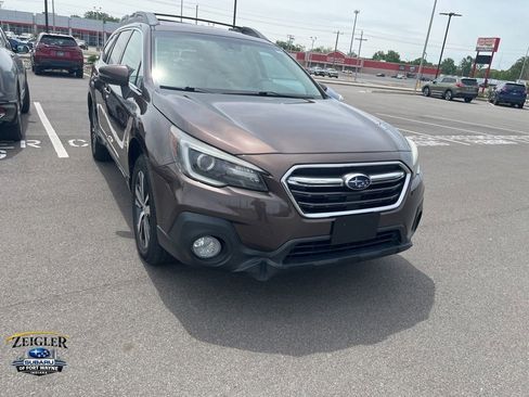 Used 2019 Subaru Outback 2.5i Limited AWD/4WD image 1