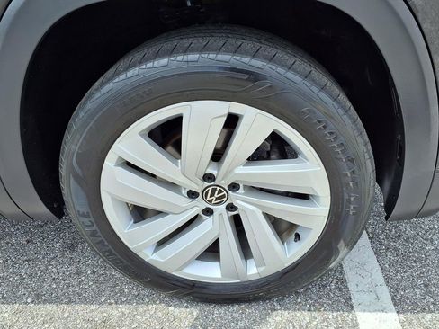 Used 2023 Volkswagen Atlas Cross Sport SE w/ Panoramic Sunroof Package FWD image 9