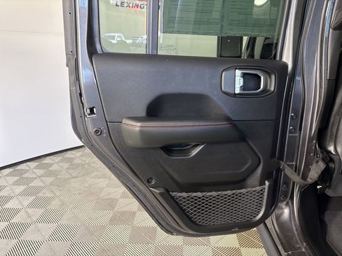 Used 2024 Jeep Gladiator Rubicon w/ Convenience Group image 18