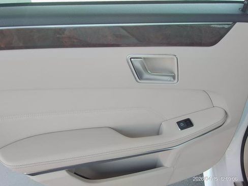Used 2014 Mercedes-Benz E 350 4MATIC Sedan image 16