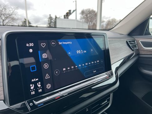 Used 2024 Volkswagen Atlas SEL image 28