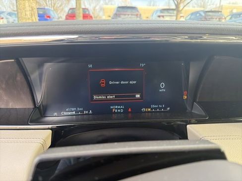 Used 2022 Lincoln Navigator Reserve image 1