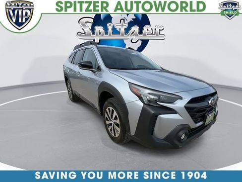 Used 2025 Subaru Outback Premium image 2