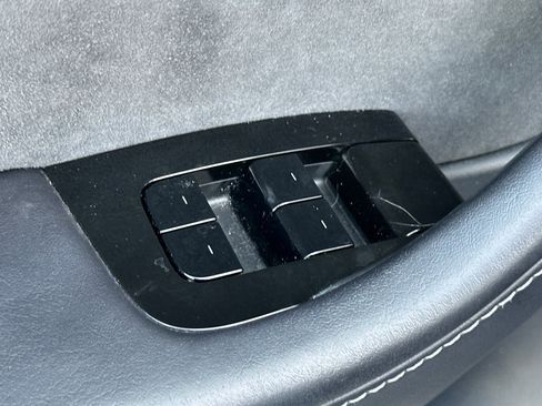 Used 2020 Tesla Model Y Long Range image 13